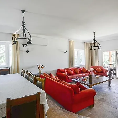 Sleeps 8 Pool Air Con Wifi *